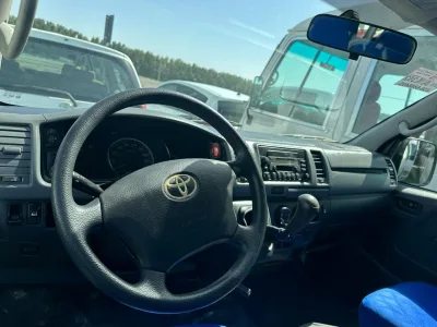 2010 Toyota Hiace 13 Seater Mini van (No.830813) for export from Japan