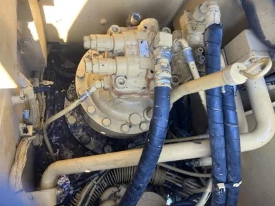 - CAT Hydraulic Excavator Type 320C Excavator for export from Japan