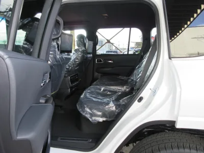 2025 TOYOTA LAND CRUISER 300 3.3 ZX DIESEL (No.960828) for export from Japan