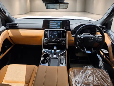 2026 Lexus LX 700h 4WD / Rear Entertainment, Mark Levinson & Modellista for export from Japan