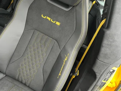 2025 Lamborghini Urus Performante: Unmatched Luxury and Performance SUV (No.960969) for export from Japan