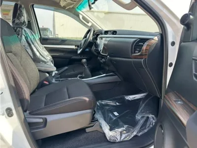 2025 Toyota Hilux SR5 Double Cab 4x4 LHD Full option for export from Japan