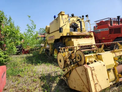 New Holland 8050 Combine Harvester (No.J0885) for export from Japan