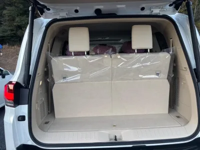 2025 Toyota Land Cruiser 300 ZX – Ultimate Luxury & Performance (No.J1038) for export from Japan