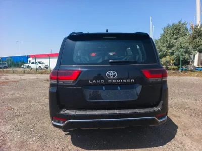 2026 Toyota Land Cruiser 300 ZX 3.5L Twin-Turbo Petrol 7-Seater | LHD for export from Japan