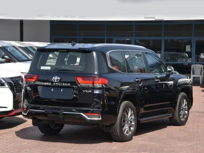 2025 Toyota Land Cruiser LC300 Twin Turbo VXR 3.5 (No.830723) for export from Japan