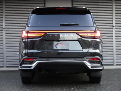 2025 Lexus LX 600 Executive AWD Levinson 4-Seater (No.960732) for export from Japan