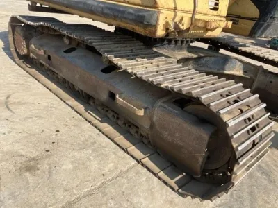 - CAT Hydraulic Excavator Type 320C Excavator for export from Japan