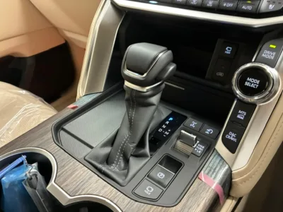 2025 Toyota Land Cruiser 300 3.5 ZX 4WD for export from Japan