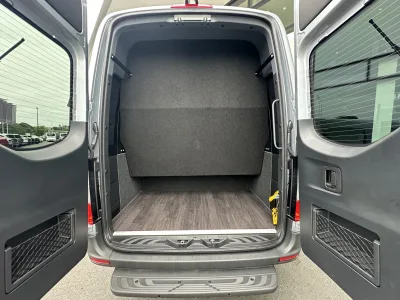 2026 Mercedes-Benz Sprinter 519 ELWB Minibus RWD — 17 Seats for export from Japan