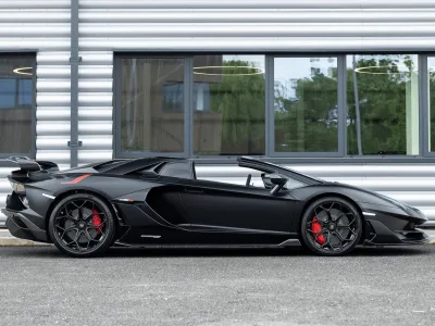 2021 Lamborghini Aventador SVJ Roadster: The Ultimate Supercar Experience convertible (No.112972) for export from Japan