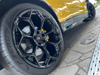 2025 Lamborghini Urus Performante: Unmatched Luxury and Performance SUV (No.960969) for export from Japan