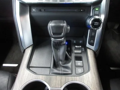 2022 Toyota Land Cruiser 300 ZX 3.3 Diesel Turbo 4WD for export from Japan