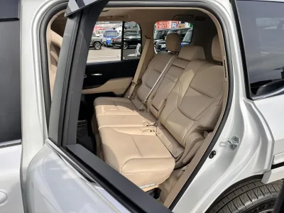 2025 Toyota Land Cruiser LC300 ZX (J01049) for export from Japan