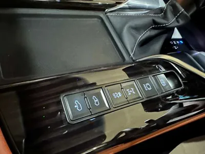 2025 Lexus LX 600 Executive 4WD (Gunmetallic) (R05) (No-960688) for export from Japan