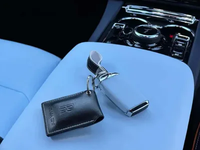 2025 Rolls-Royce Spectre: The Epitome of Luxury and Innovation (No.960966) for export from Japan