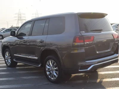 2016 Toyota LandCruiser full option 4.4L 7 seater (No. 830479) for export from Japan