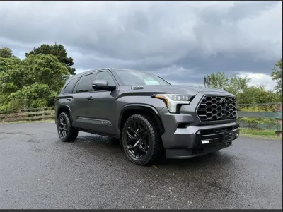 2026 Toyota Tundra / Sequoia Platinum (Hybrid, 4WD, 7 seats) for export from Japan