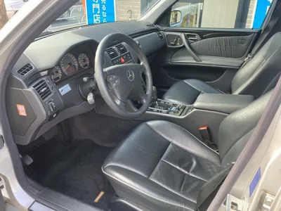 Mercedes-Benz E320 2002 (N0-J0689) for export from Japan