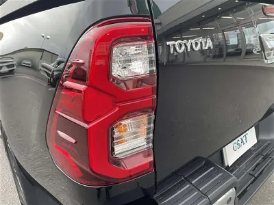 2025 Toyota Hilux 2.4 Z Diesel Turbo 4WD for export from Japan