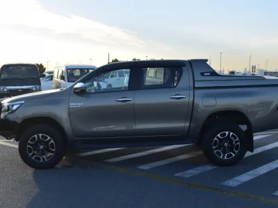 2020 Toyota Hilux Pickup  Push start leather electric Green (No.830780) for export from Japan