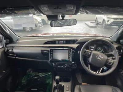 2022 RHD Toyota Hilux double cab ( Pickup ) Rocco 2.8 automatic 4×4 (No.560459) for export from Japan