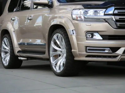 2019 Toyota Land Cruiser 200 4.6 ZX 4WD WALD for export from Japan