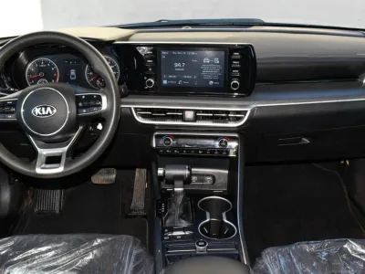 2021 Kia K5 Sedan (No. 680725) for export from Japan