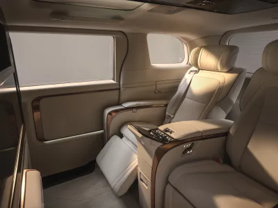 2025 All-New Lexus LM Unique "Luxury Mover" LM350/500 (No.J0810) for export from Japan