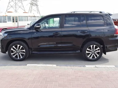 2017 Toyota Land Cruiser full option Black (No.830783) for export from Japan