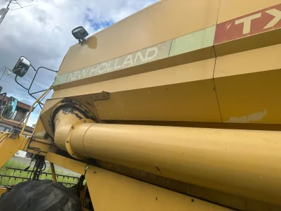 NEW HOLLAND TX30 (HST HYDRAULIC CONTROL) COMBINE HARVESTER (No.J0820) for export from Japan