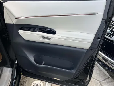 2025 Lexus LM 500h Executive 4WD Modelista MPV (No.960946) for export from Japan