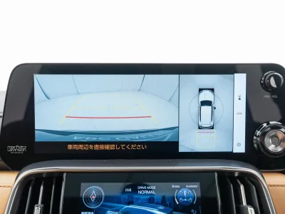 2025 LEXUS LX600 4WD –7 Seater LUXURY PACKAGE for export from Japan