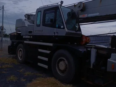 2002 KATO KR-25H-V5 (SR250) 25TON Rough Terrain Crane (No.J0790) for export from Japan