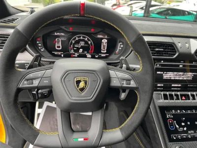 2025 Lamborghini Urus Performante: Unmatched Luxury and Performance SUV (No.960969) for export from Japan