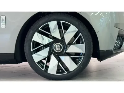 2025 Rolls-Royce Cullinan Right-Hand Drive SUV (No.109054) for export from Japan
