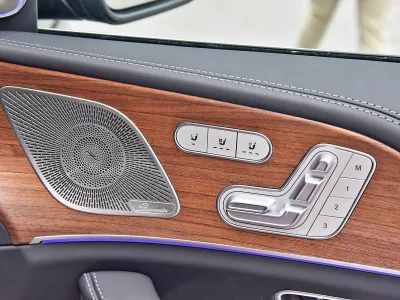 2021 Mercedes-Benz  Maybach GLS600 (No.480530) for export from Japan