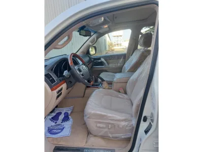 2014 TOYOTA Land Cruiser VXR 4.6L V8 model Gcc spece full option (No.830812) for export from Japan
