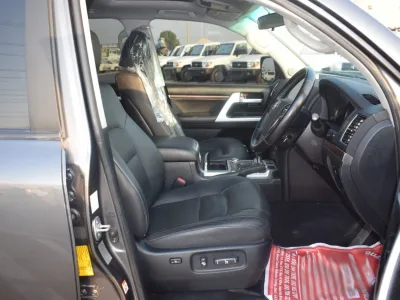 2016 Toyota LandCruiser full option 4.4L 7 seater (No. 830479) for export from Japan