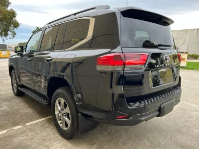 2025 Toyota Land Cruiser LC300 Sahara (No.J0512) for export from Japan