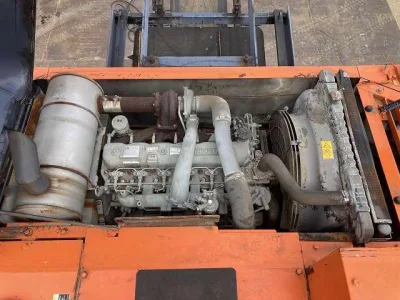 HITACHI HR320G Self-Propelled 20tons (Wood-Chippers Jaw Crusher (No.J0808) for export from Japan