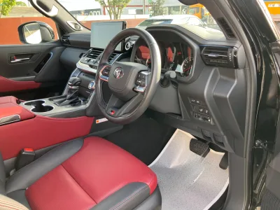 2023 TOYOTA LAND CRUISER 300 GR SPORT for export from Japan