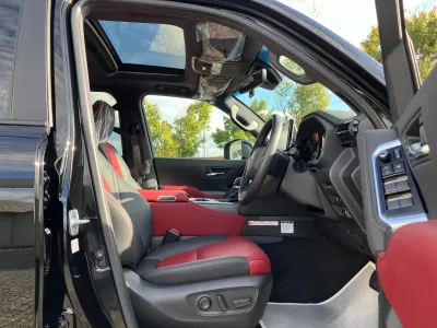 2023 TOYOTA LAND CRUISER 300 GR SPORT for export from Japan