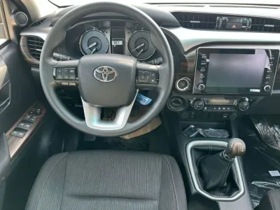 2025 Toyota Hilux SR5 Double Cab 4x4 LHD Full option for export from Japan