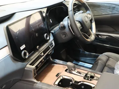 2025 Lexus RX 450h Plus Version L 4WD - The Ultimate Hybrid SUV Experience! (No.961024) for export from Japan