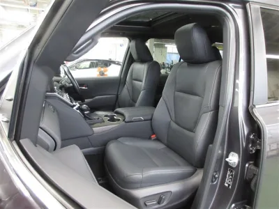 2022 Toyota Land Cruiser 300 ZX 3.3 Diesel Turbo 4WD for export from Japan