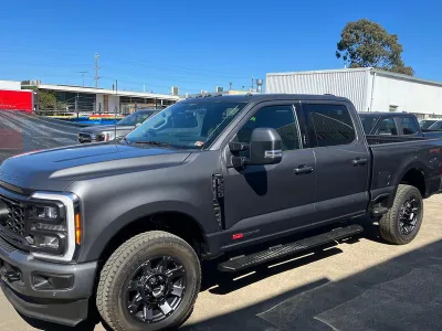 2025 Ford F350 Lariat LHD Pickup (No.960863) for export from Japan