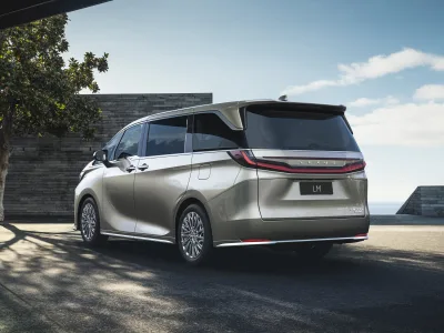 2025 All-New Lexus LM Unique "Luxury Mover" LM350/500 (No.J0810) for export from Japan