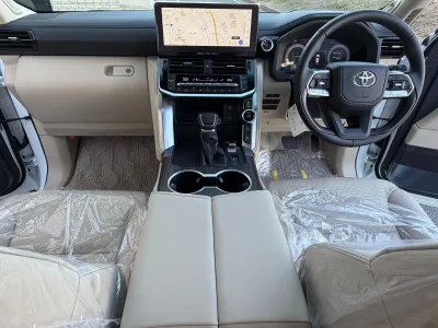 All new 2026 model Toyota Land Cruiser 300 3.5 ZX 7 seater for export from Japan