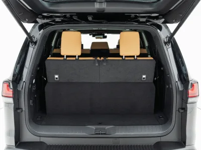 2025 LEXUS LX600 4WD –7 Seater LUXURY PACKAGE for export from Japan